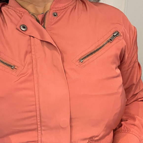 ASHLEY Blush Coral Salmon Cropped Moto Bomber Jacket Coat Top Saks Fifth Ave 5th - Picture 5 of 15